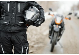 Garantizar la seguridad: la importancia de los cascos de motocicleta
